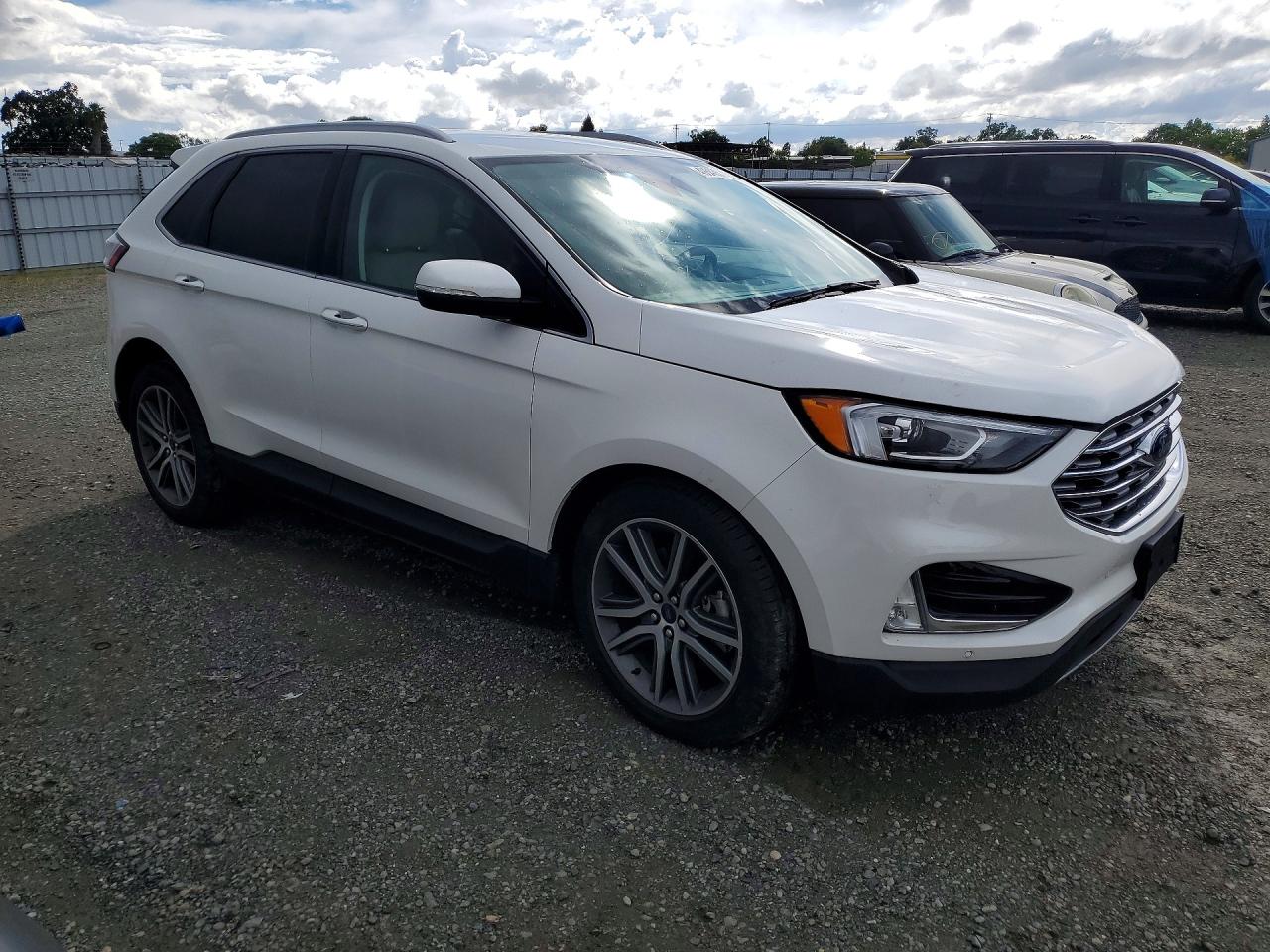 Ford Edge Titanium