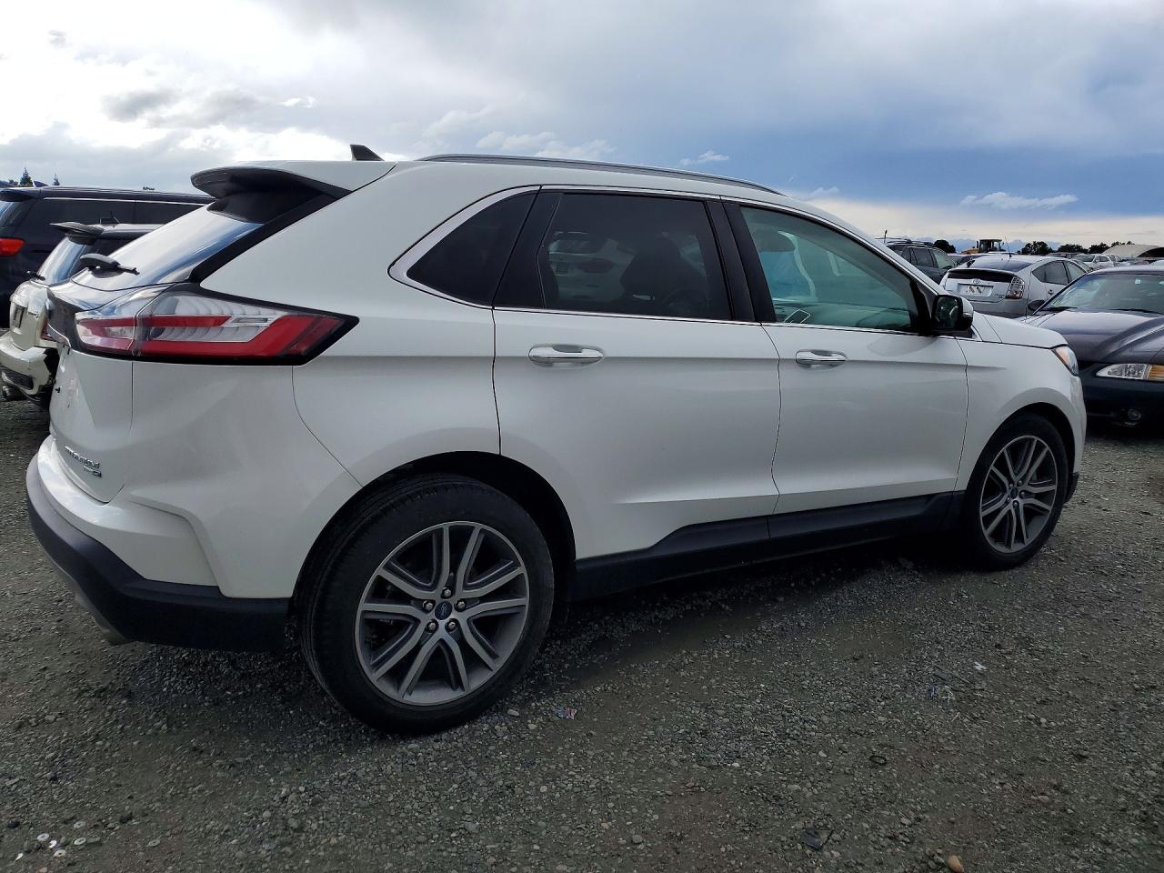 Ford Edge Titanium