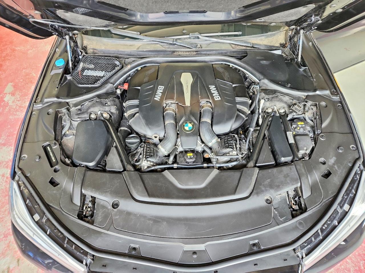 BMW 7 Series Xi