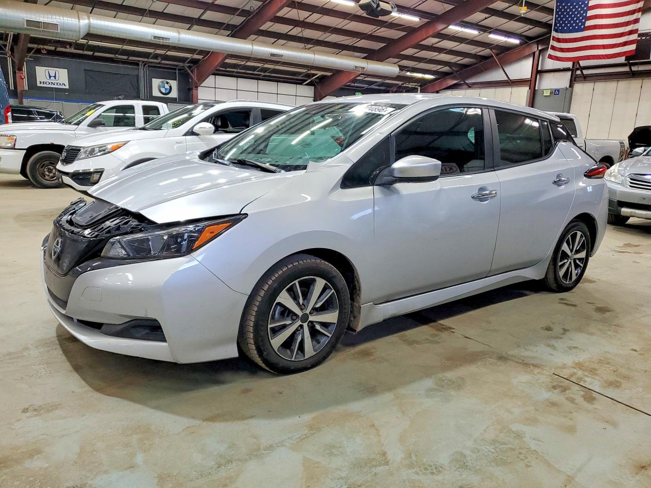 Salvage Nissan LEAF Image