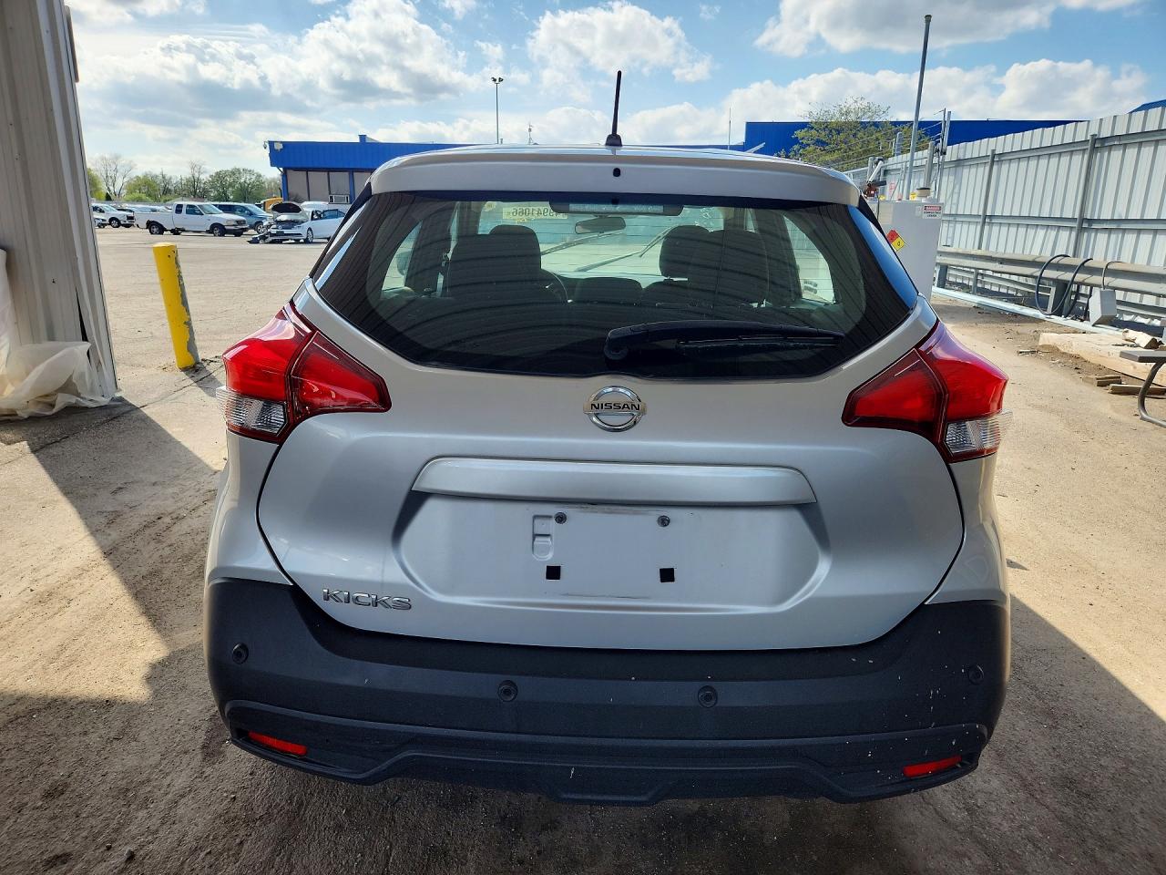 Nissan Kicks S
