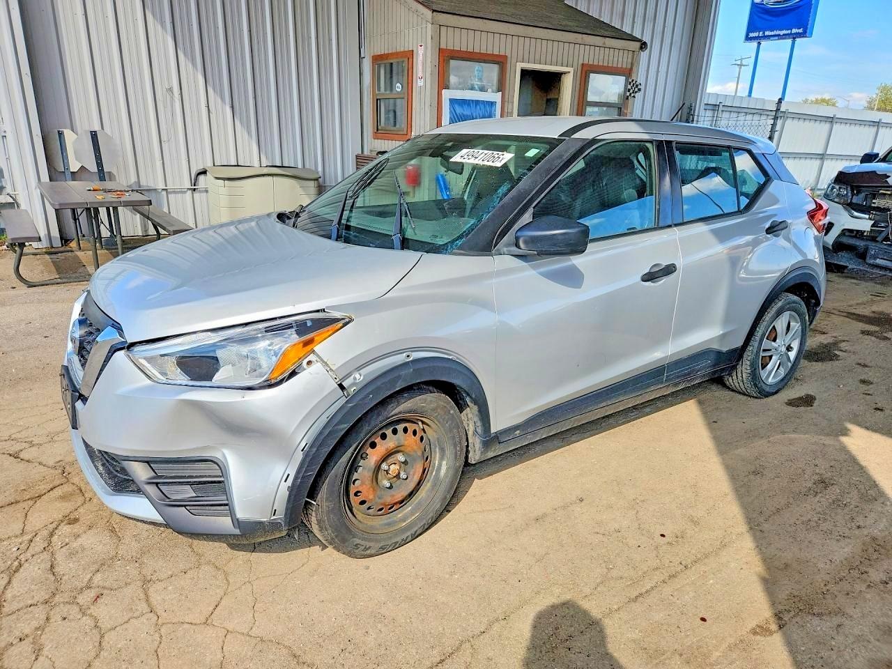 Salvage Nissan Kicks Image