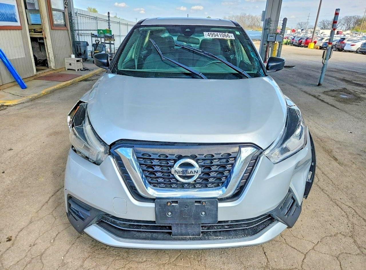 Nissan Kicks S
