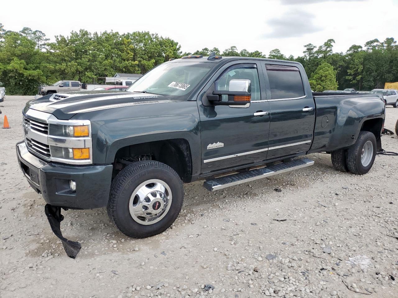 Salvage Chevrolet Silverado Image