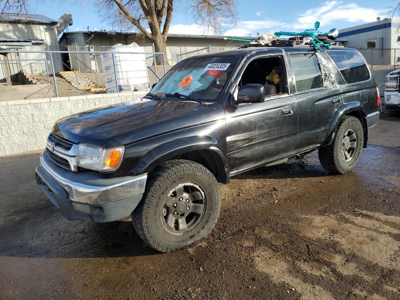 Salvage Toyota 4Runner Image