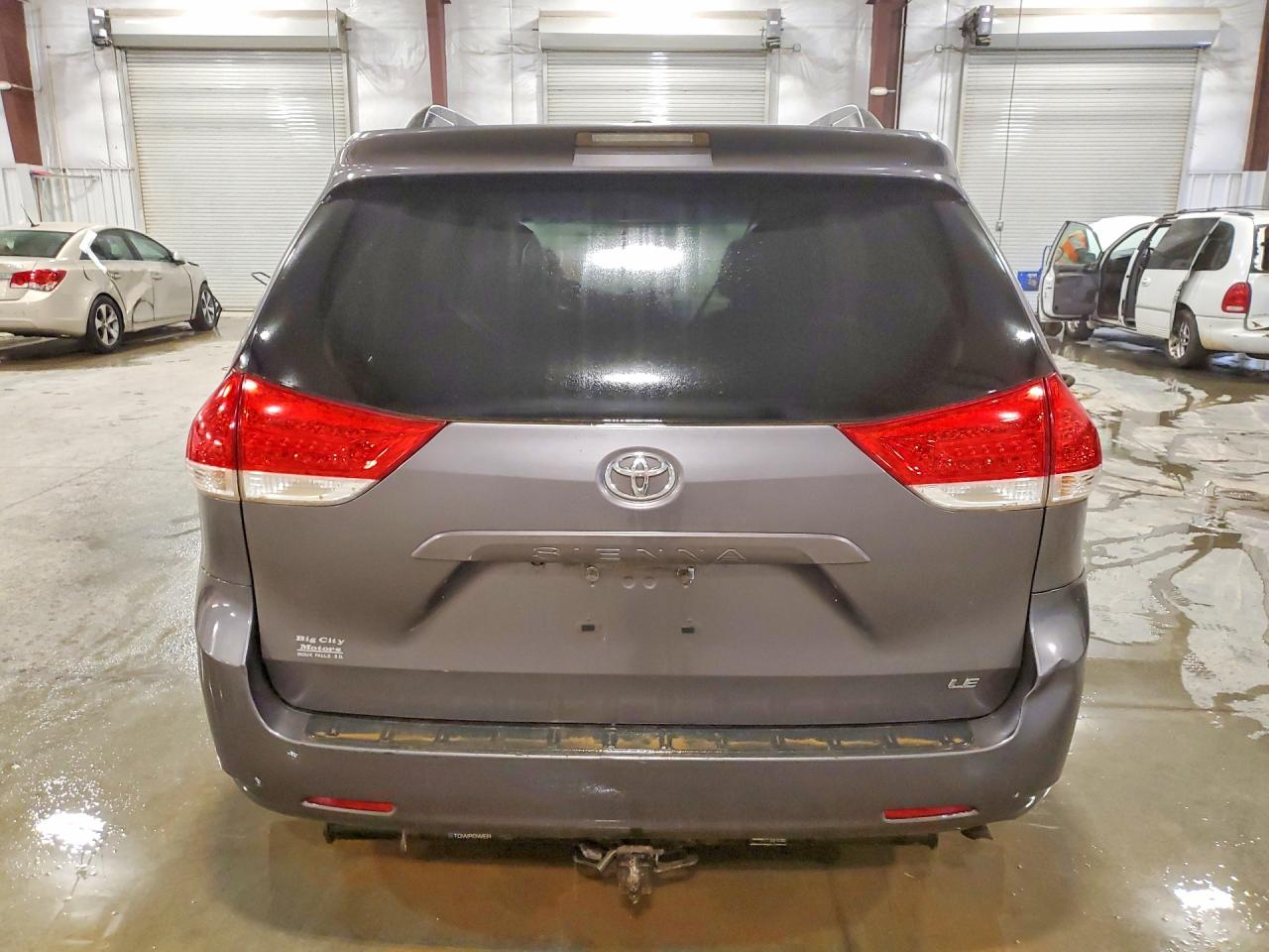 Toyota Sienna Le 8-passenger