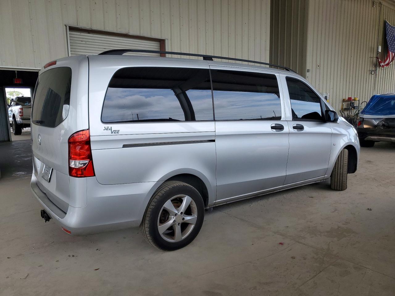 Mercedes-Benz Metris