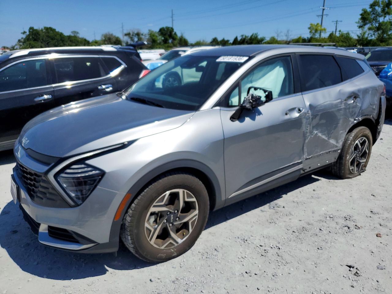 Salvage Kia Sportage Image