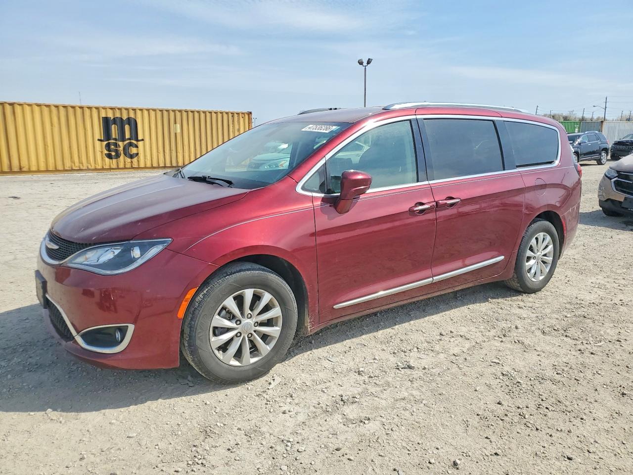 Salvage Chrysler Pacifica Image