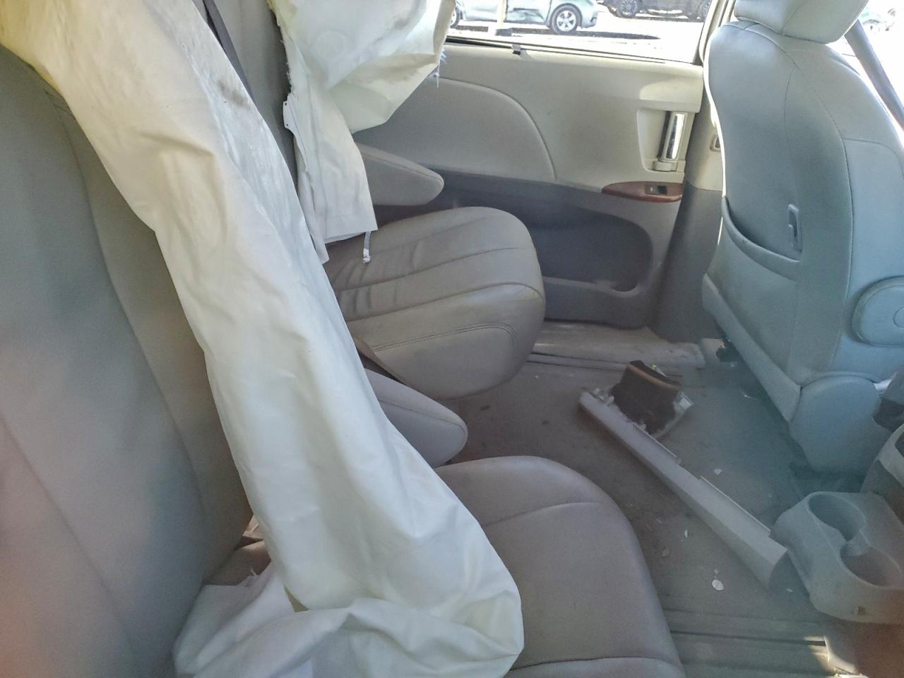 Toyota Sienna Xle