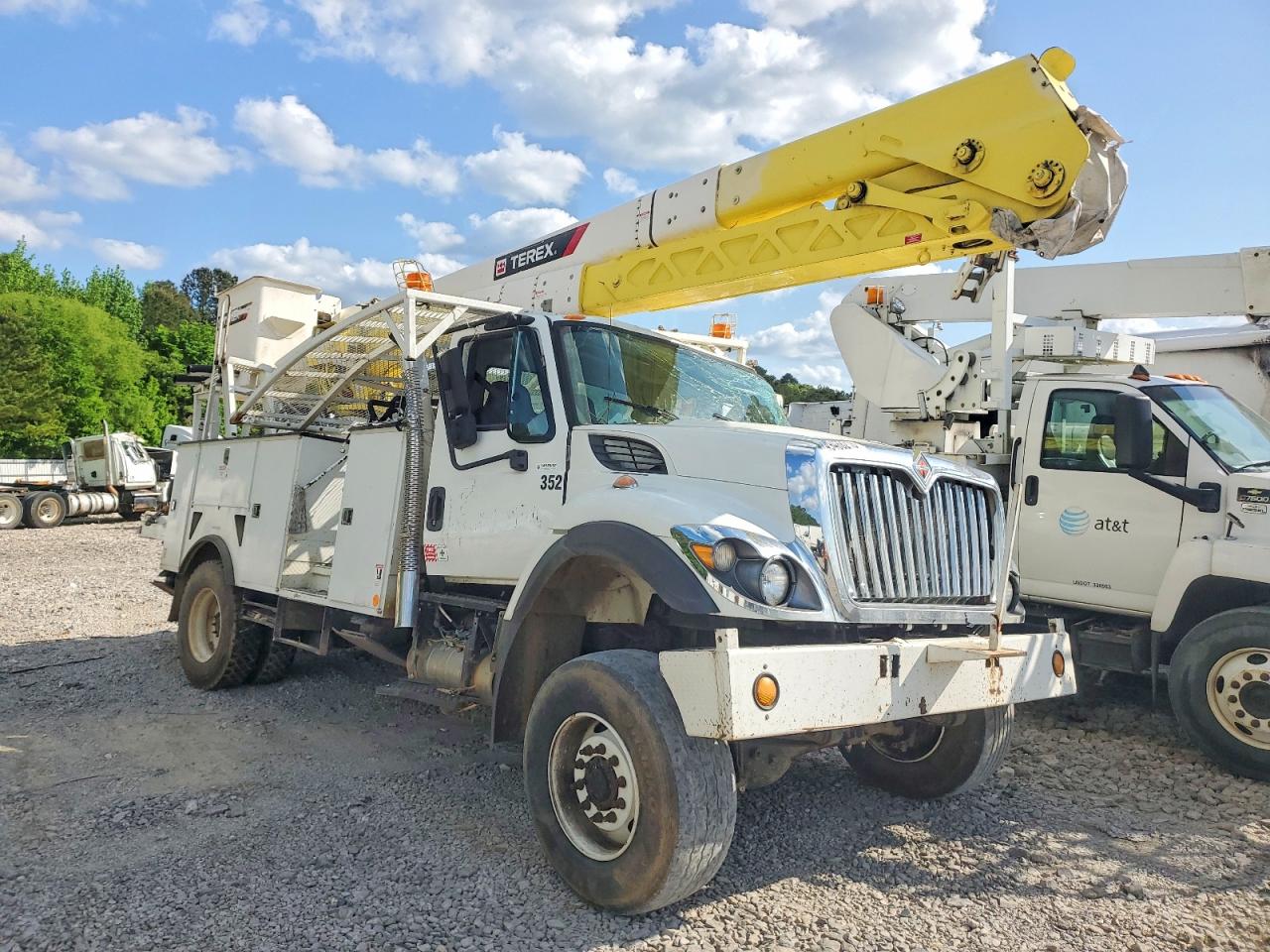 Salvage International 7000 7300 Image
