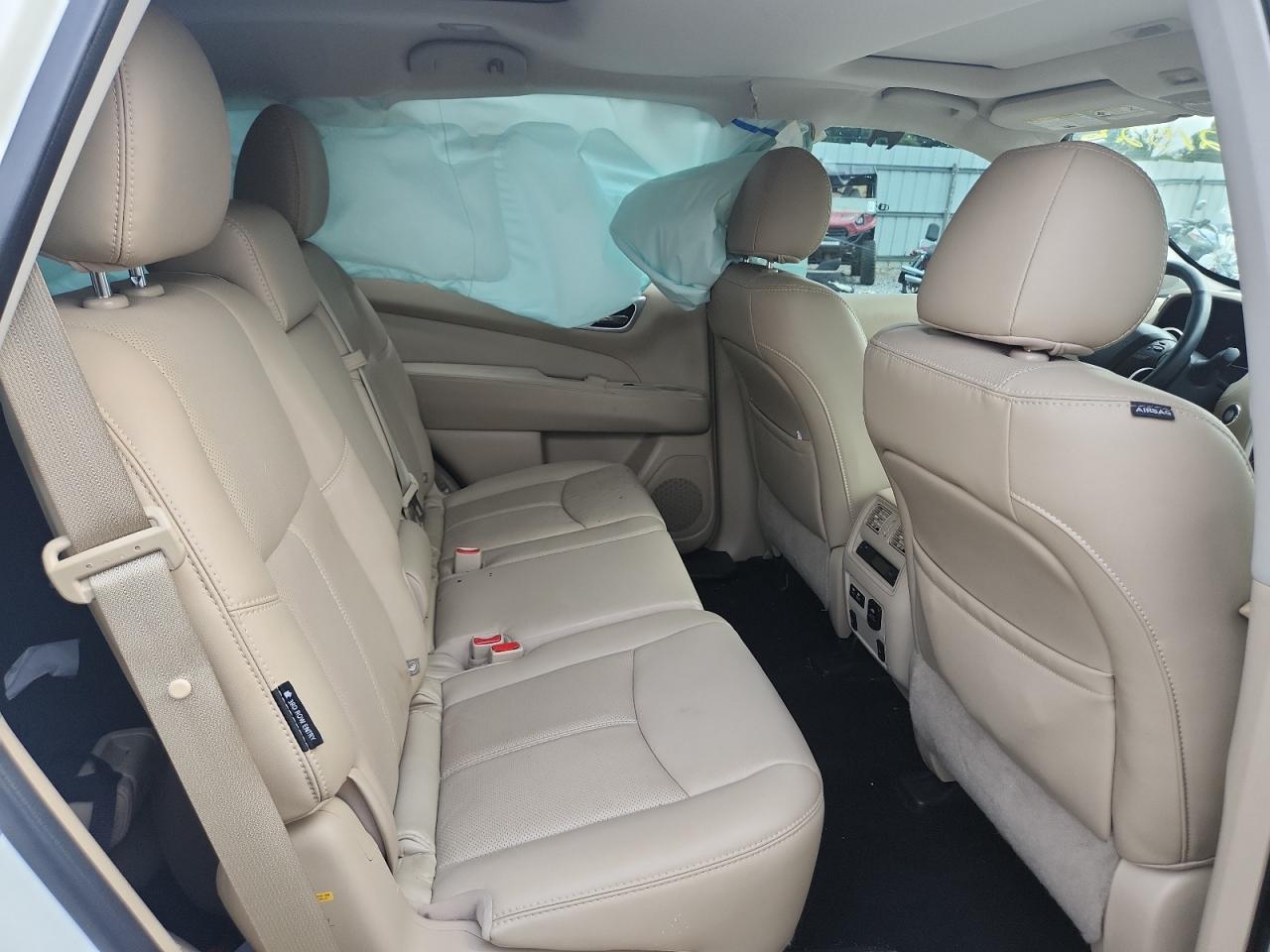 Nissan Pathfinder Platinum