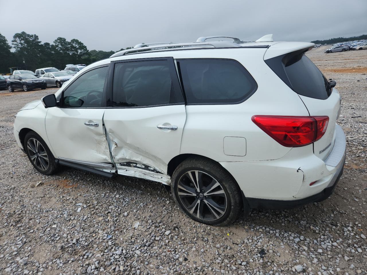 Nissan Pathfinder Platinum