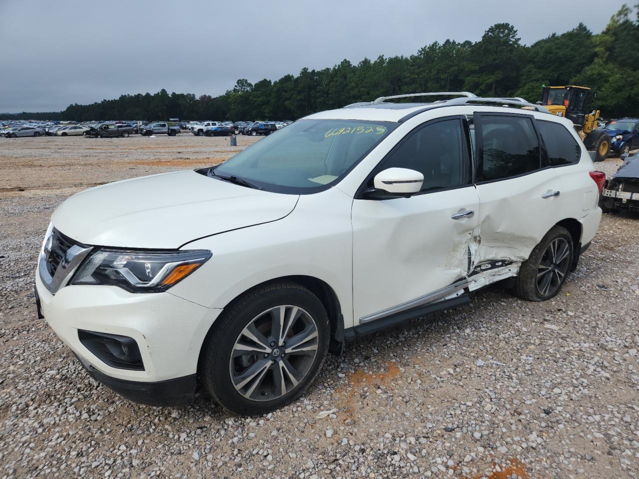 Salvage Nissan Pathfinder Image
