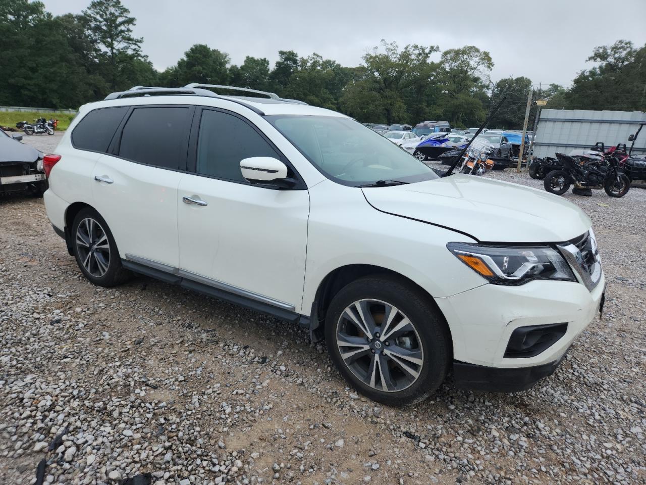 Nissan Pathfinder Platinum