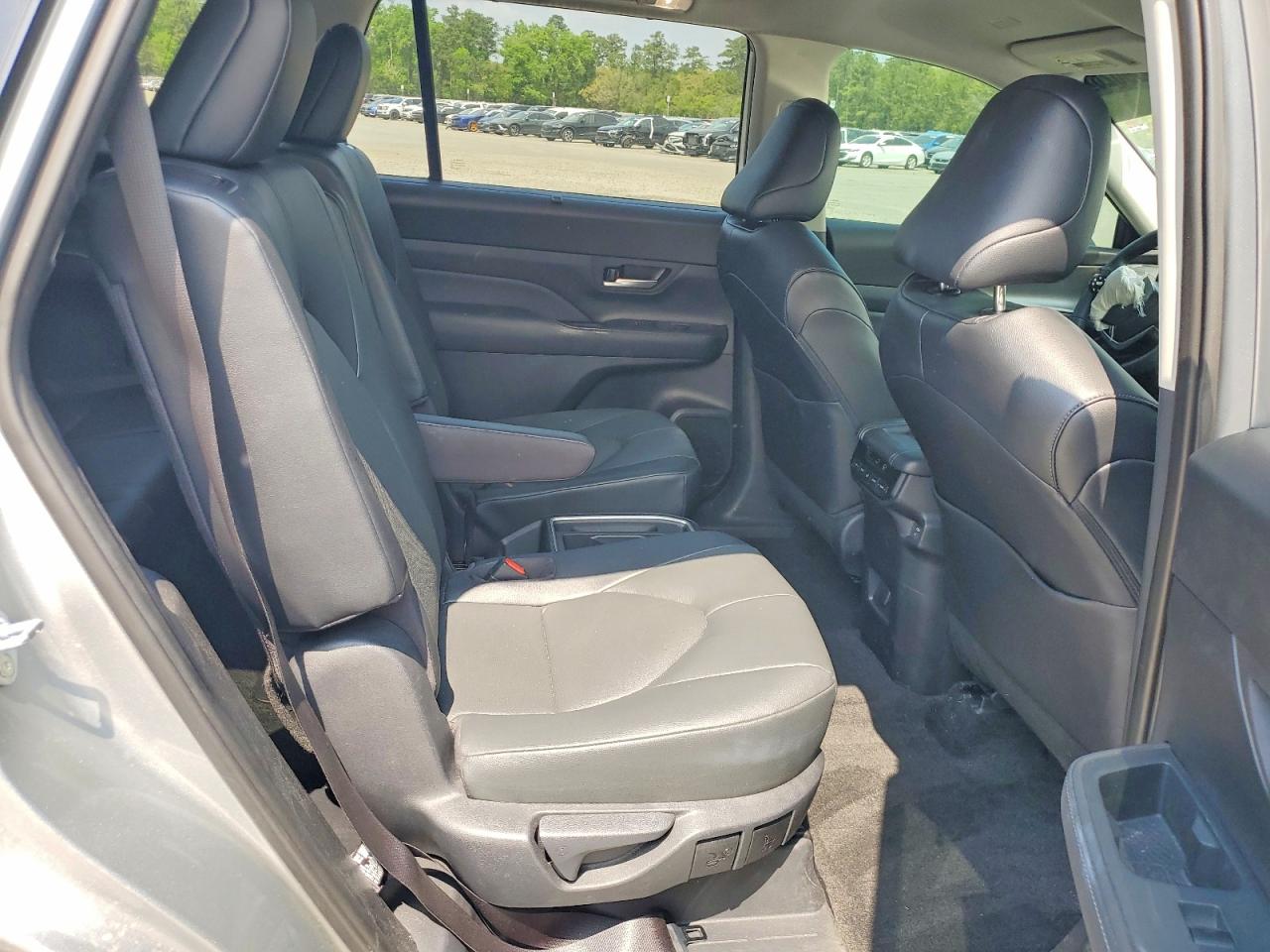 Toyota Grand Highlander Xle