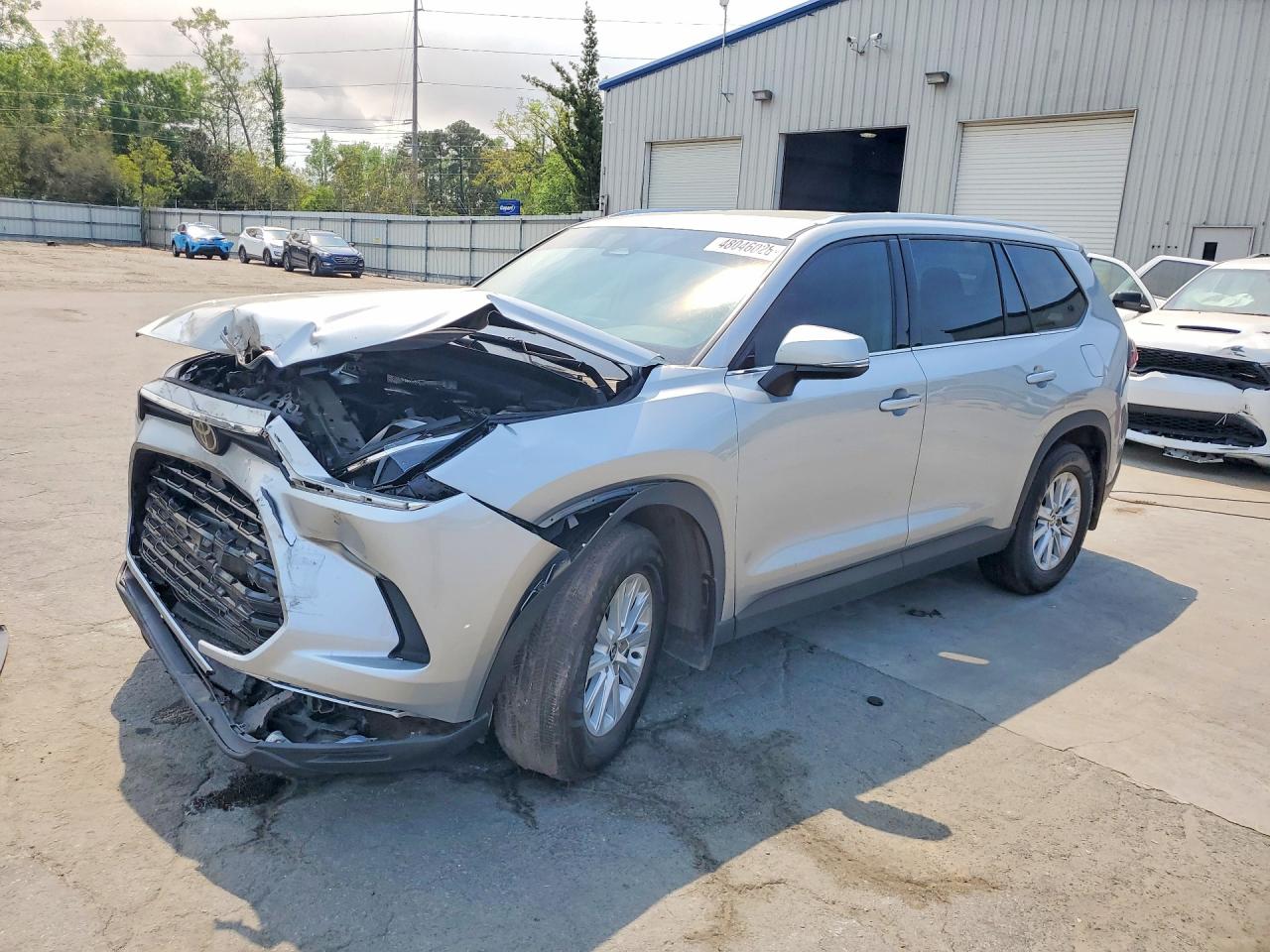 Salvage Toyota Grand Highlander Image