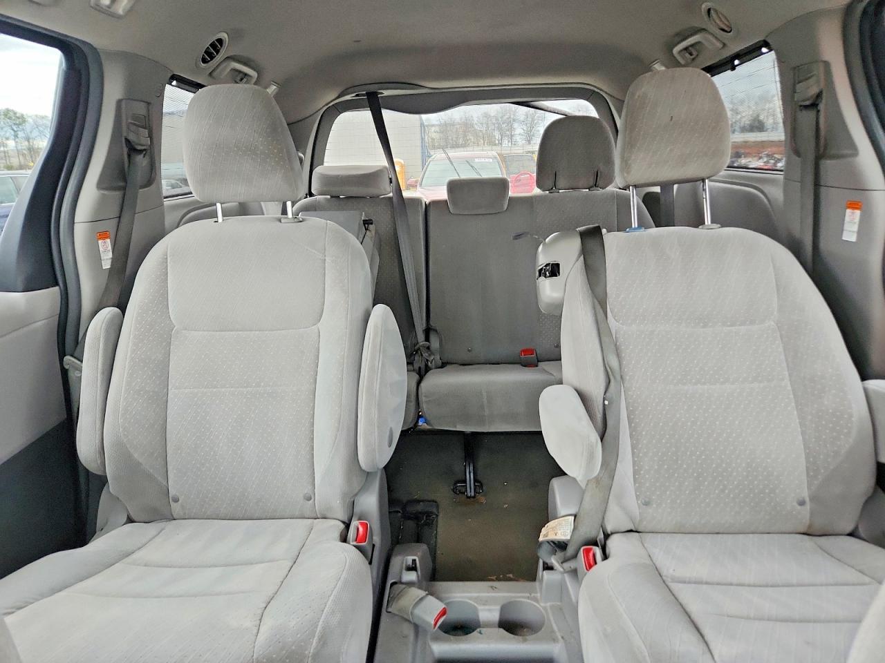 Toyota Sienna Le