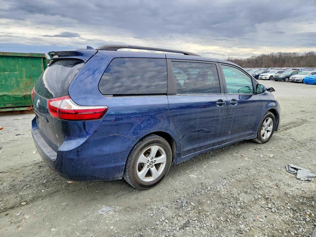 Toyota Sienna Le