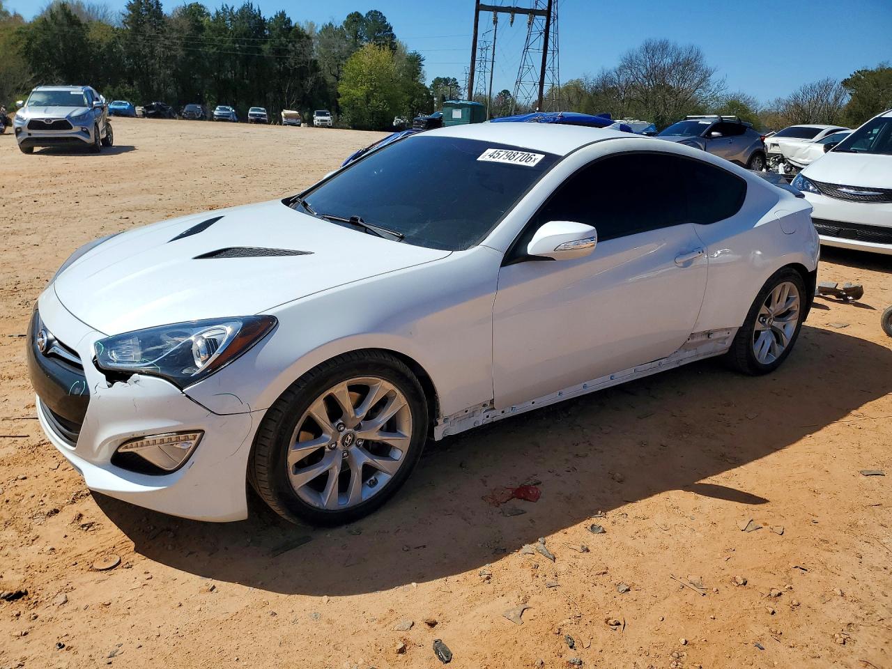 Salvage Hyundai Genesis Image