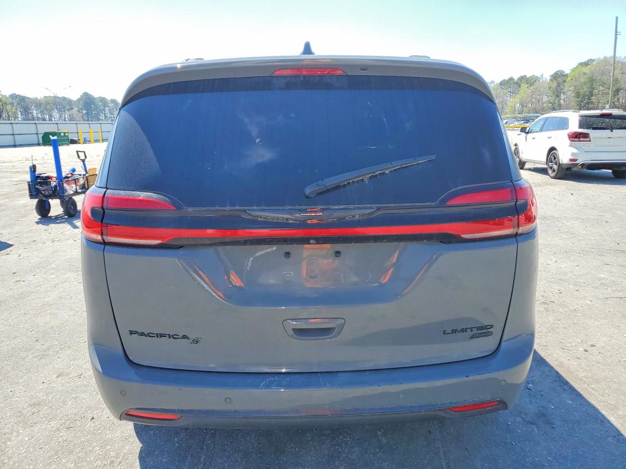 Chrysler Pacifica Limited