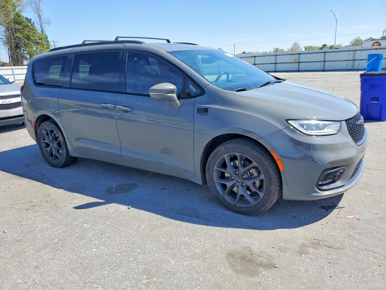 Chrysler Pacifica Limited