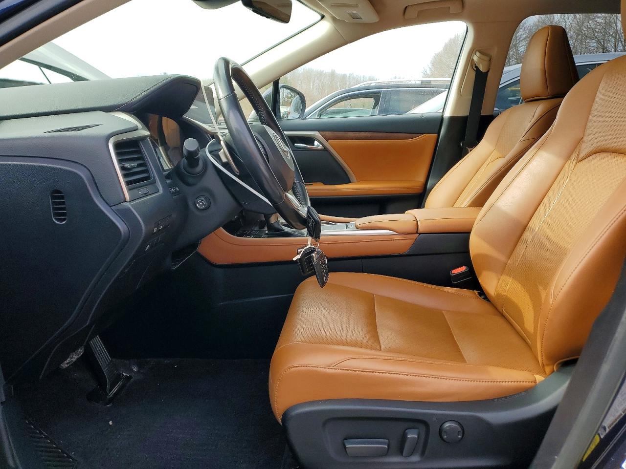 Lexus RX Base
