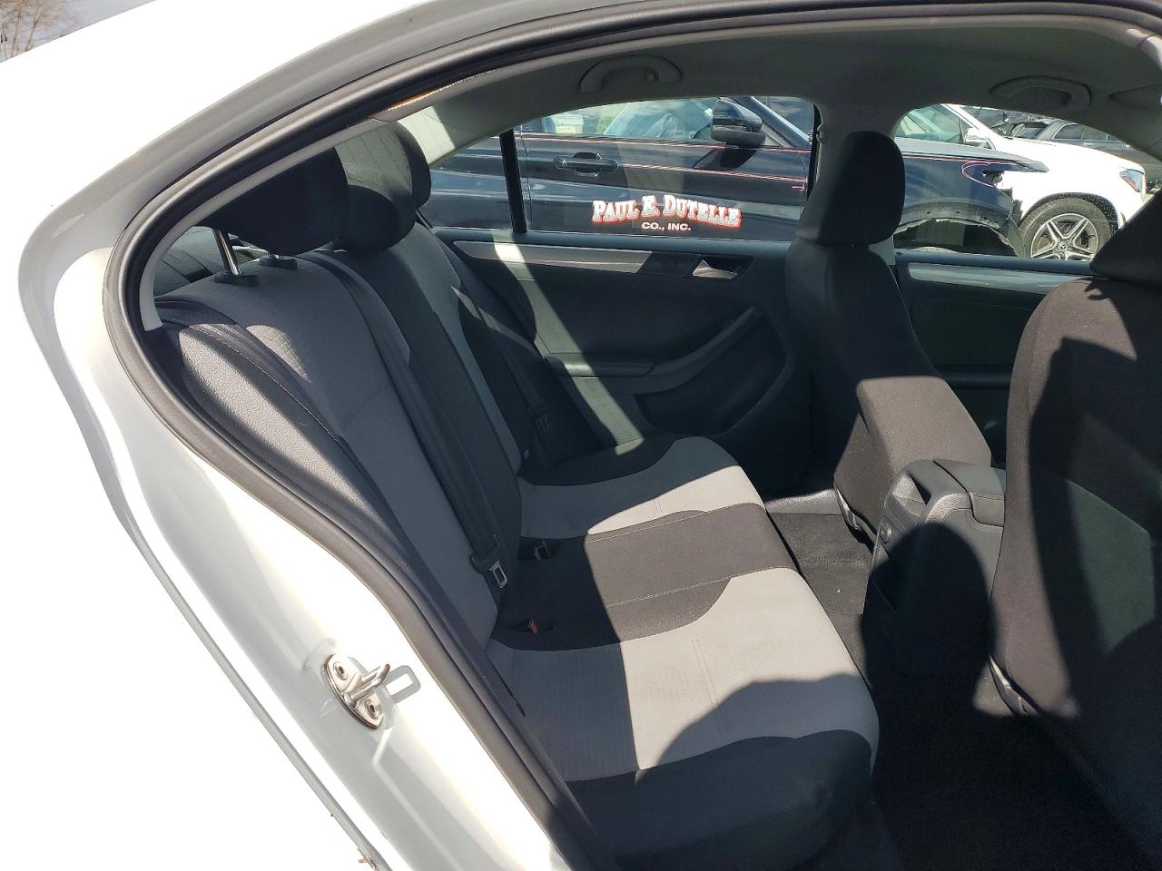 Volkswagen Jetta S
