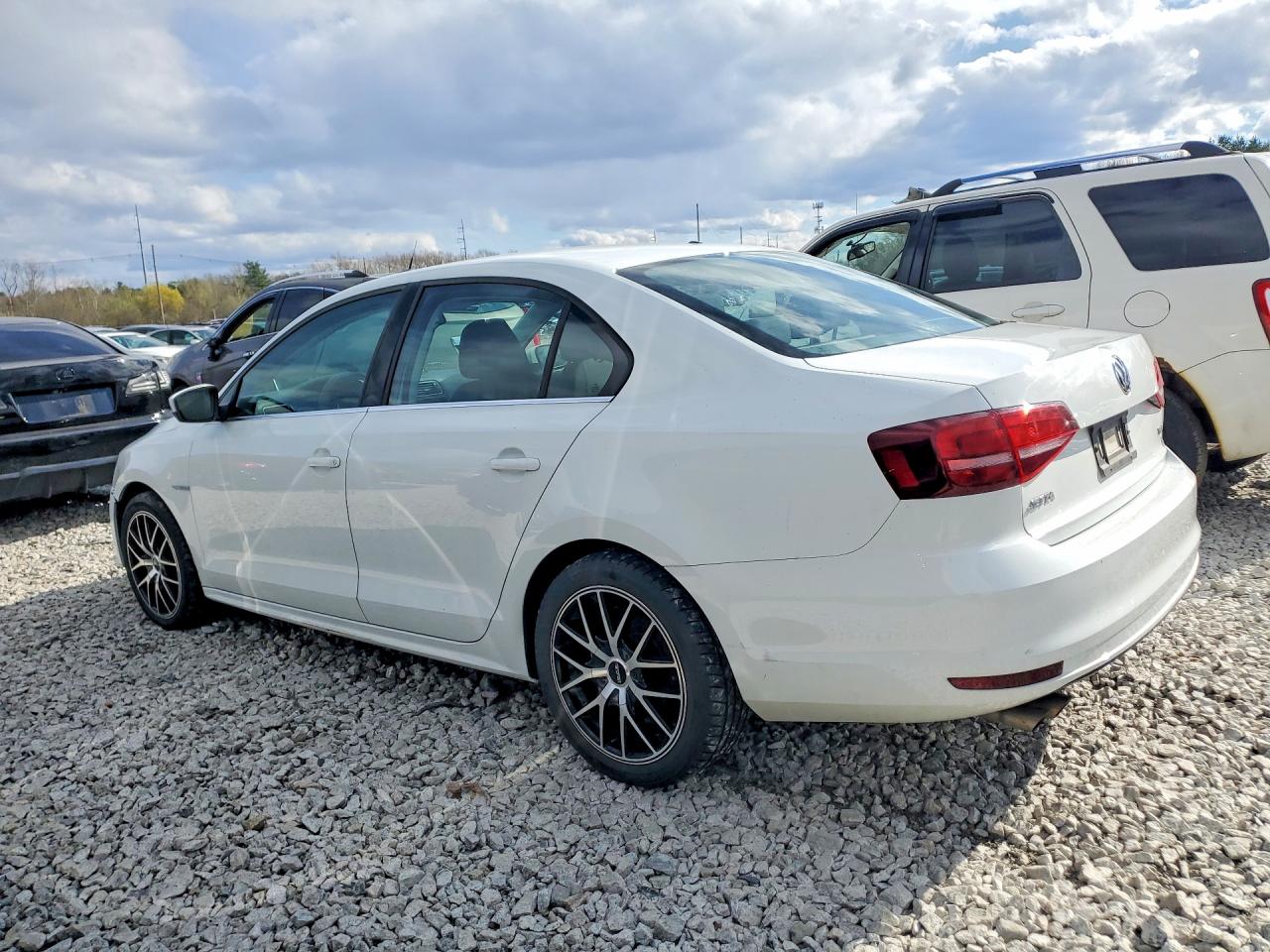 Volkswagen Jetta S