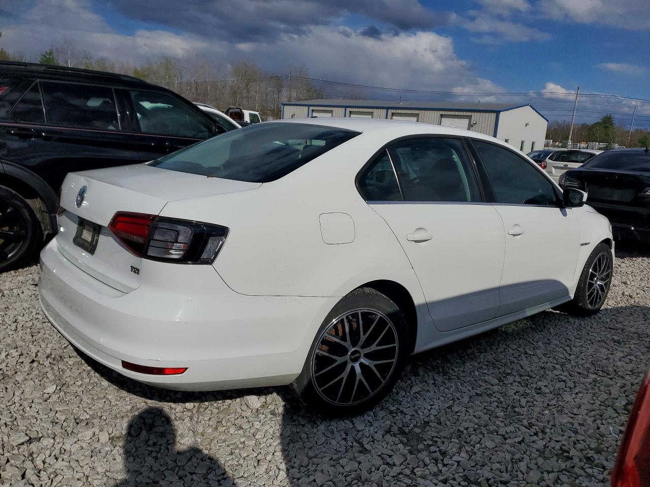 Volkswagen Jetta S