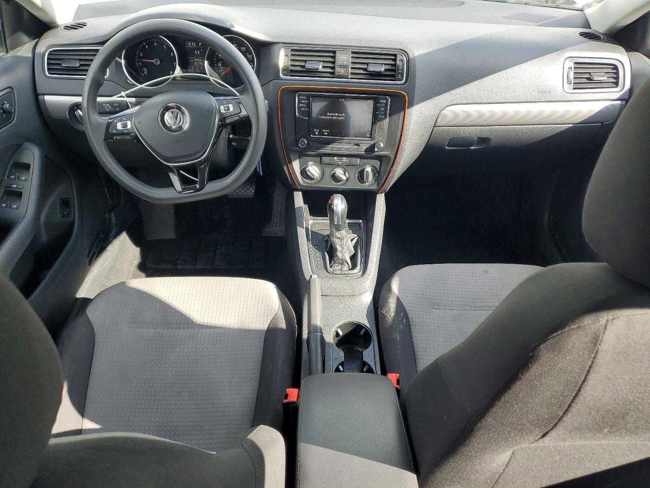 Volkswagen Jetta S
