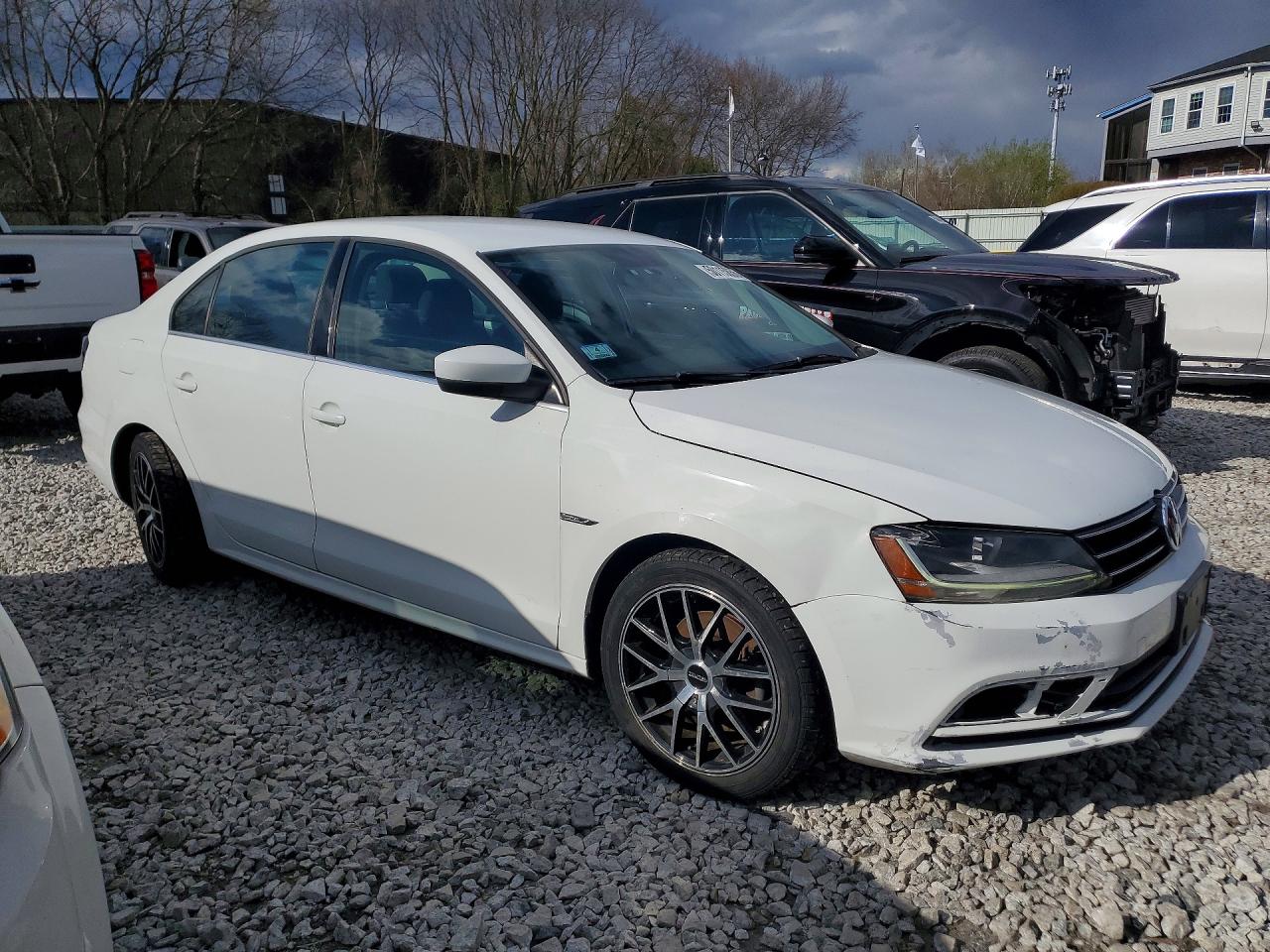 Volkswagen Jetta S