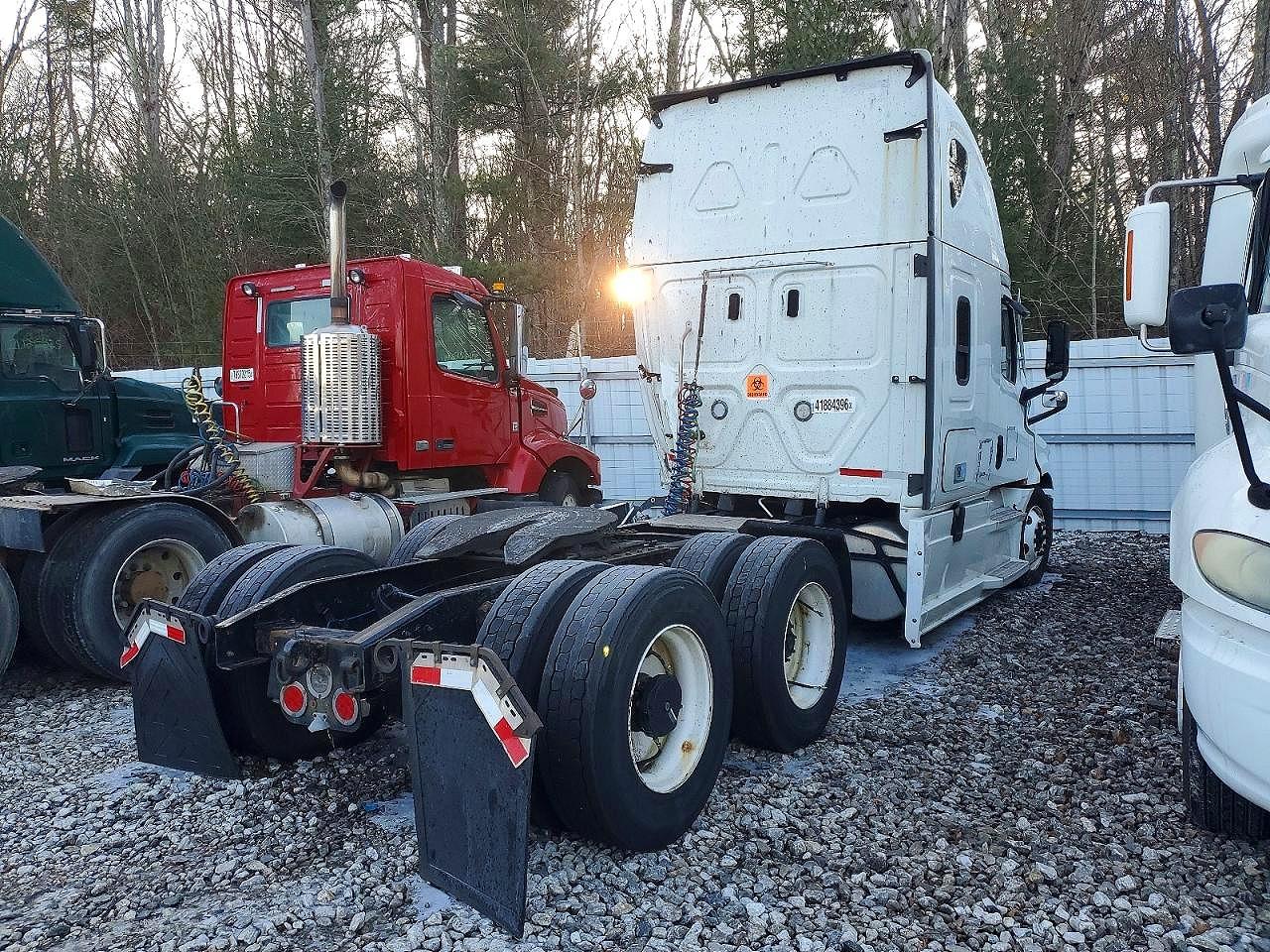 Freightliner Cascadia 126