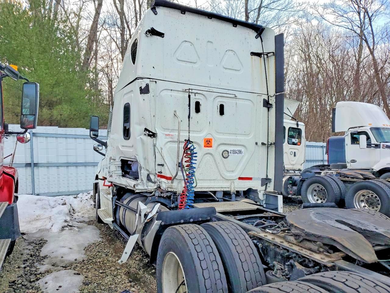 Freightliner Cascadia 126