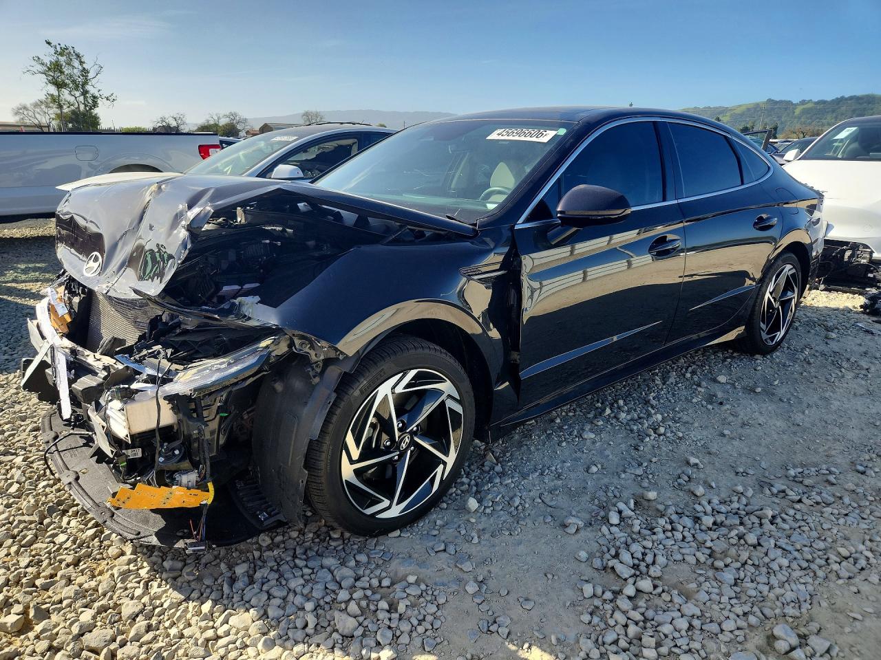 Salvage Hyundai SONATA Image