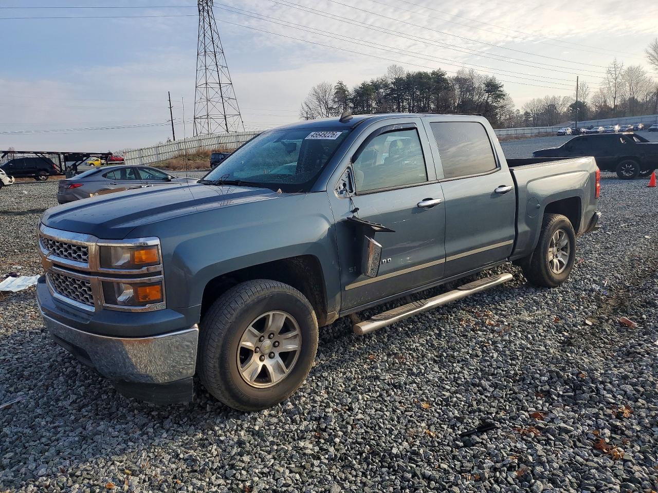 Salvage Chevrolet Silverado Image