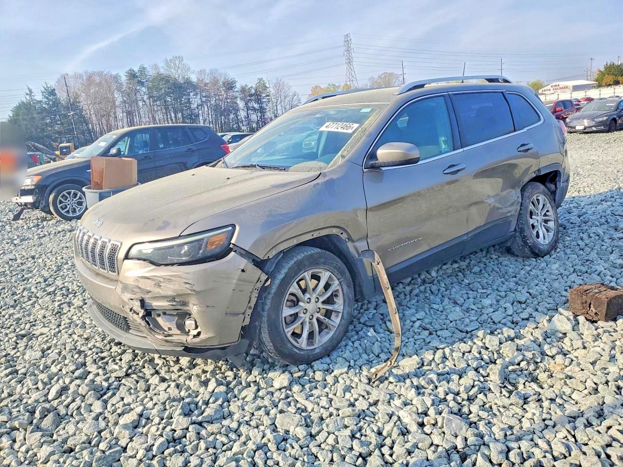Salvage Jeep Cherokee Image