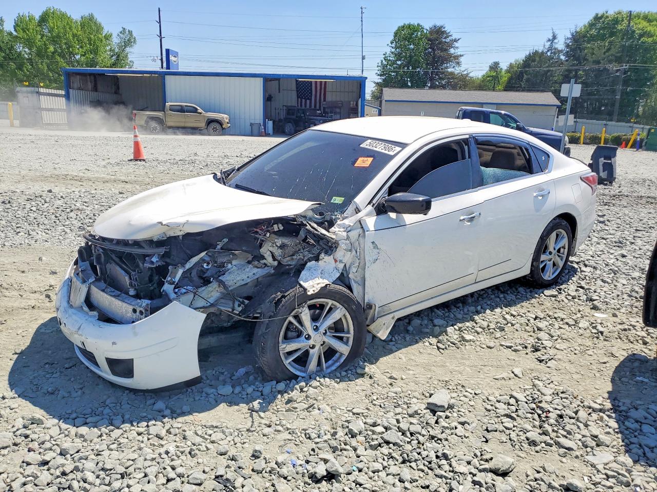 Salvage Nissan Altima Image