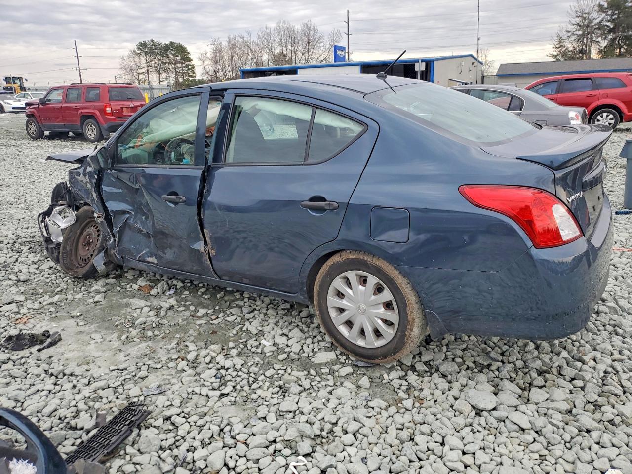 Nissan Versa S