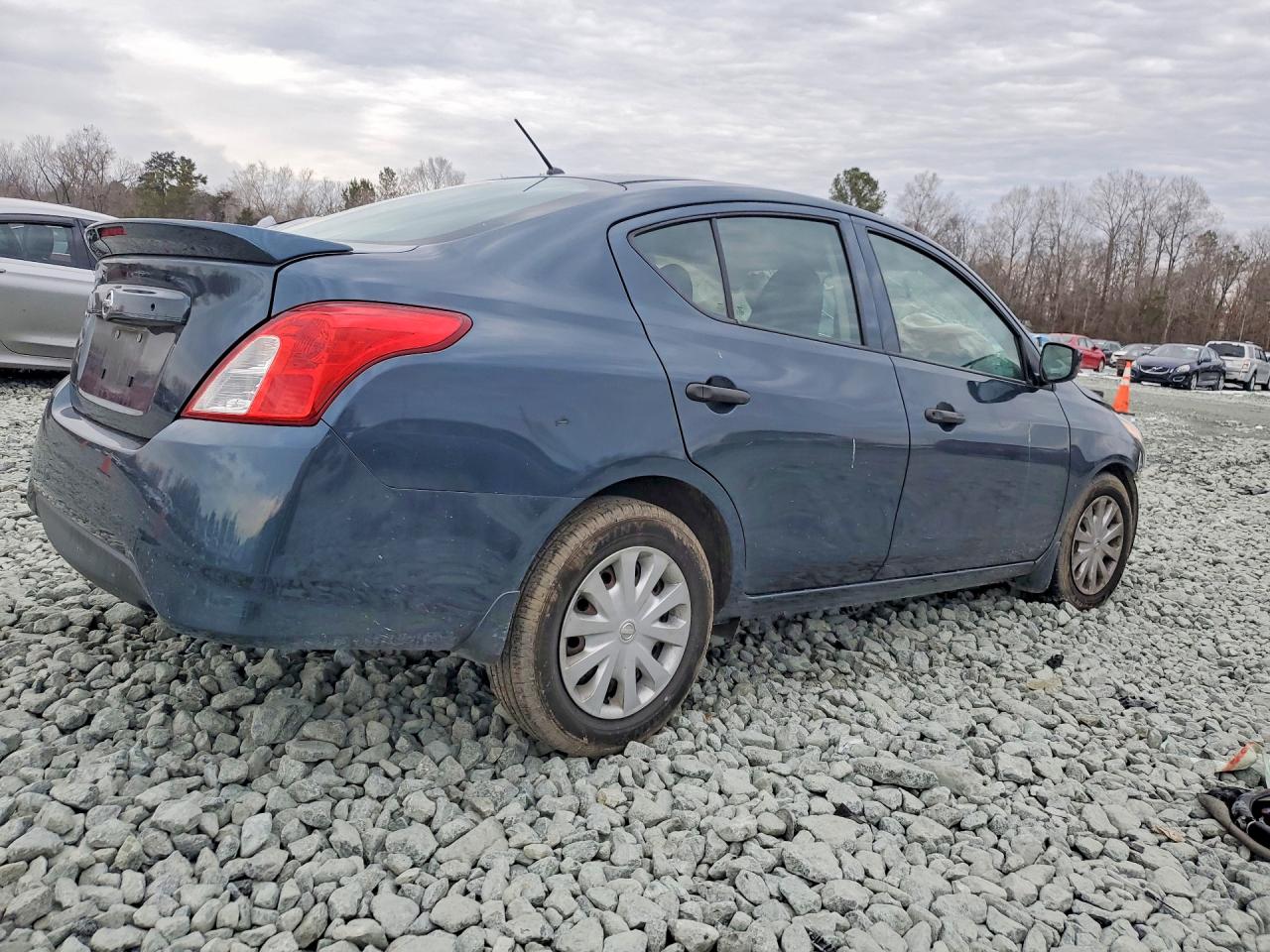 Nissan Versa S