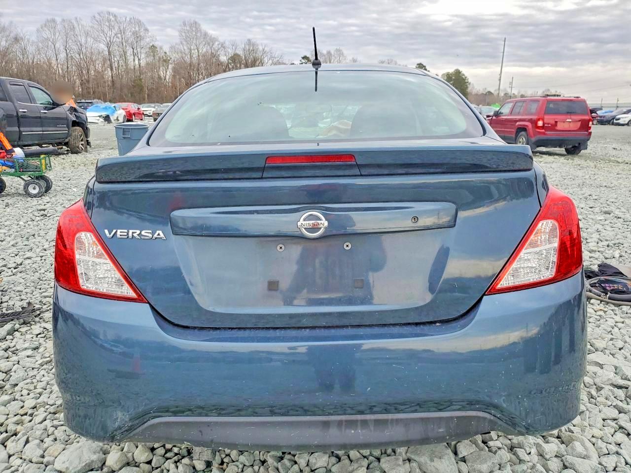 Nissan Versa S