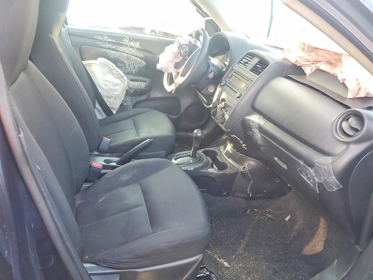 Nissan Versa S