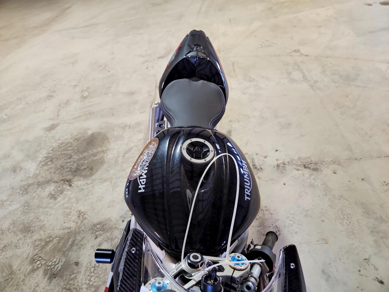 Triumph Daytona Moto2 765