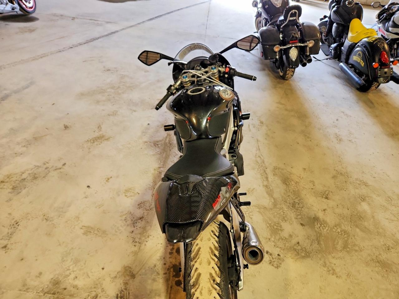 Triumph Daytona Moto2 765