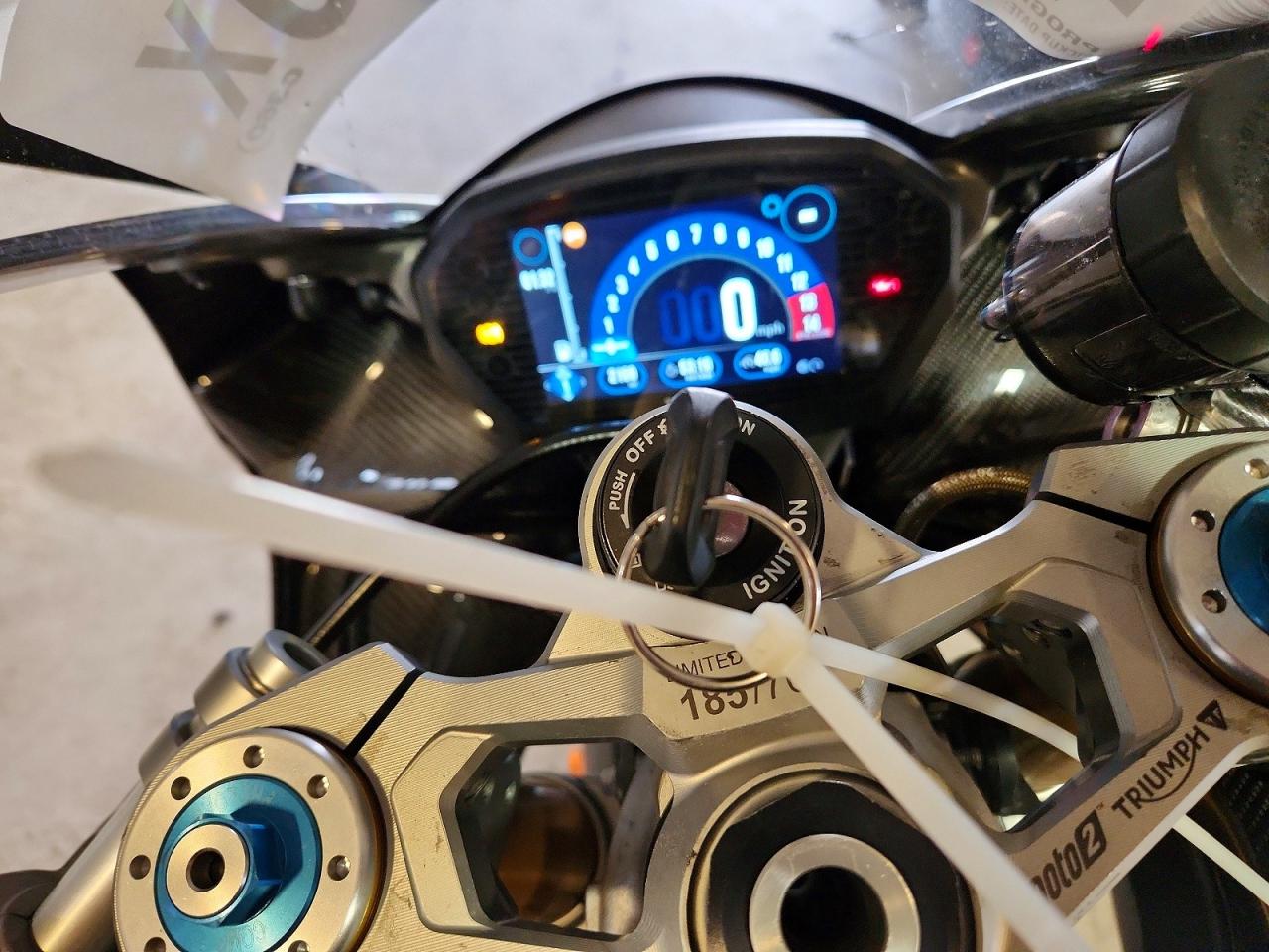 Triumph Daytona Moto2 765