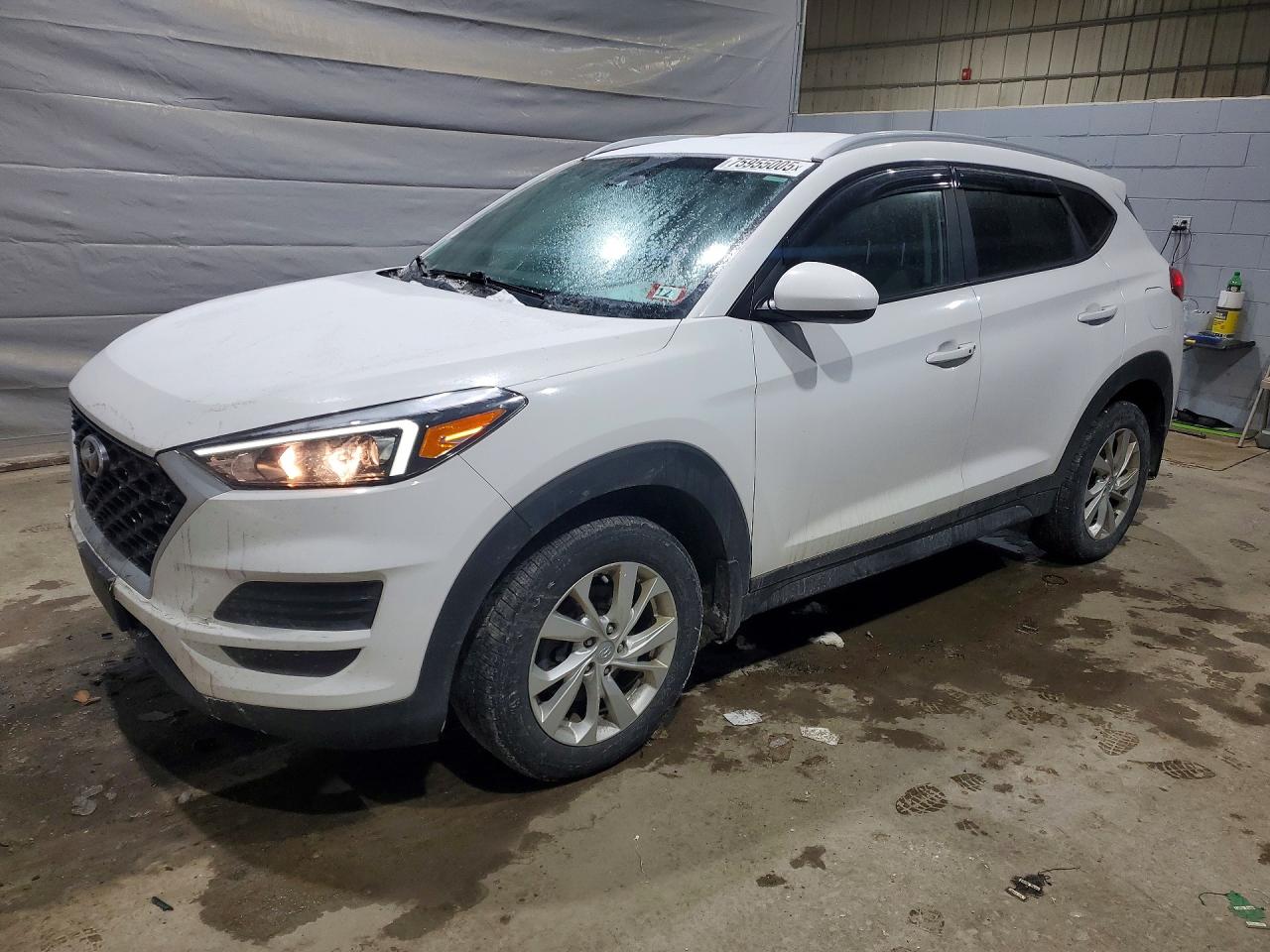 Salvage Hyundai TUCSON Image