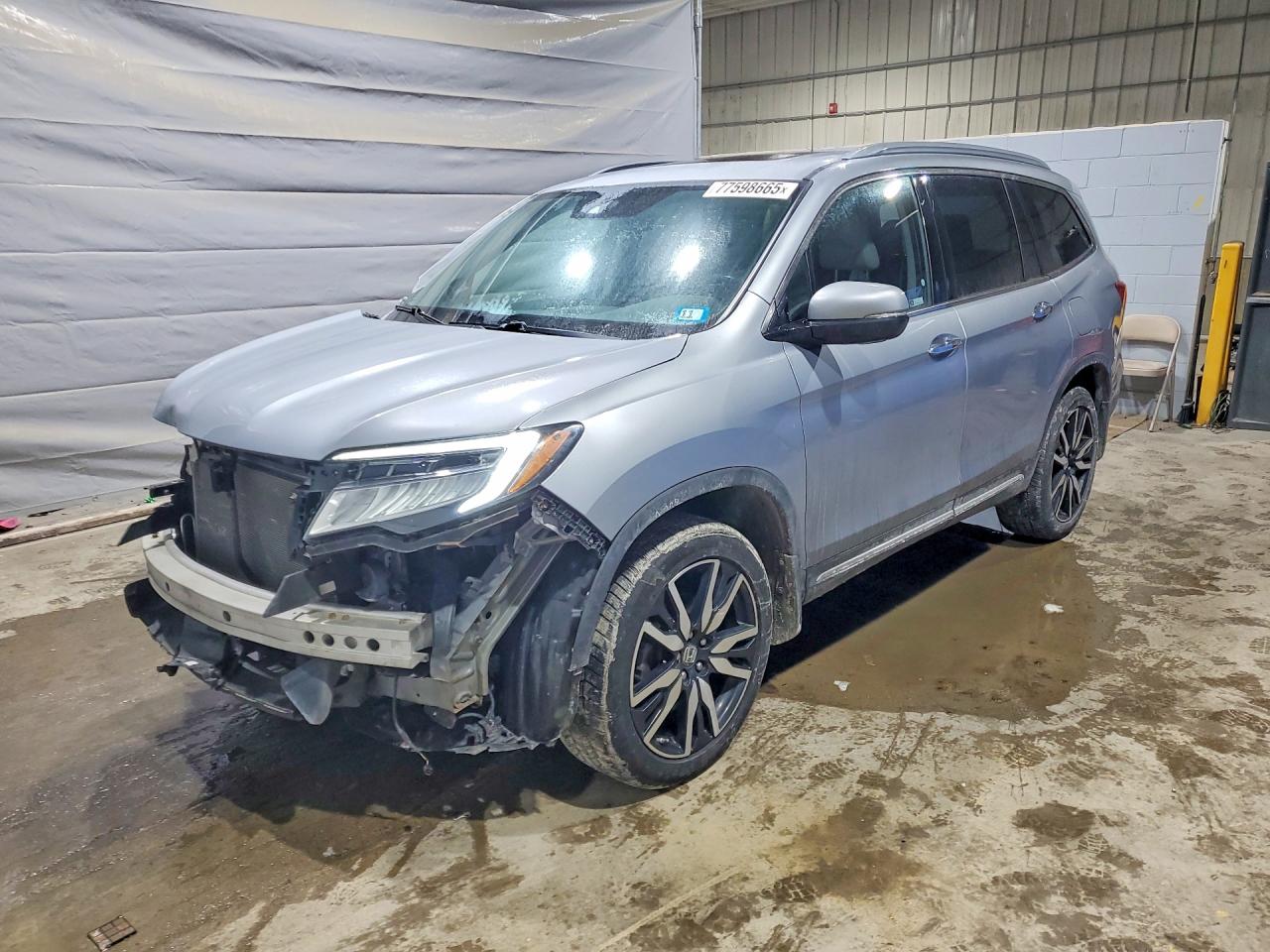 Salvage Honda Pilot Image