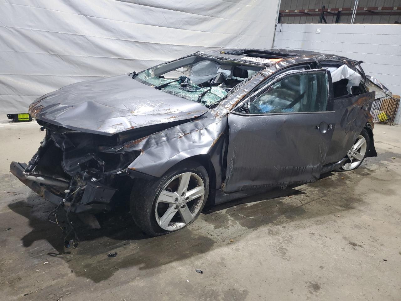 Salvage Toyota Camry Image