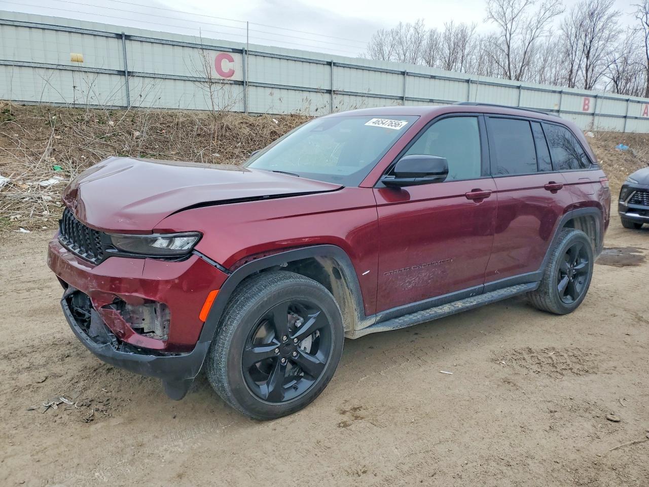 Salvage Jeep Cherokee Image