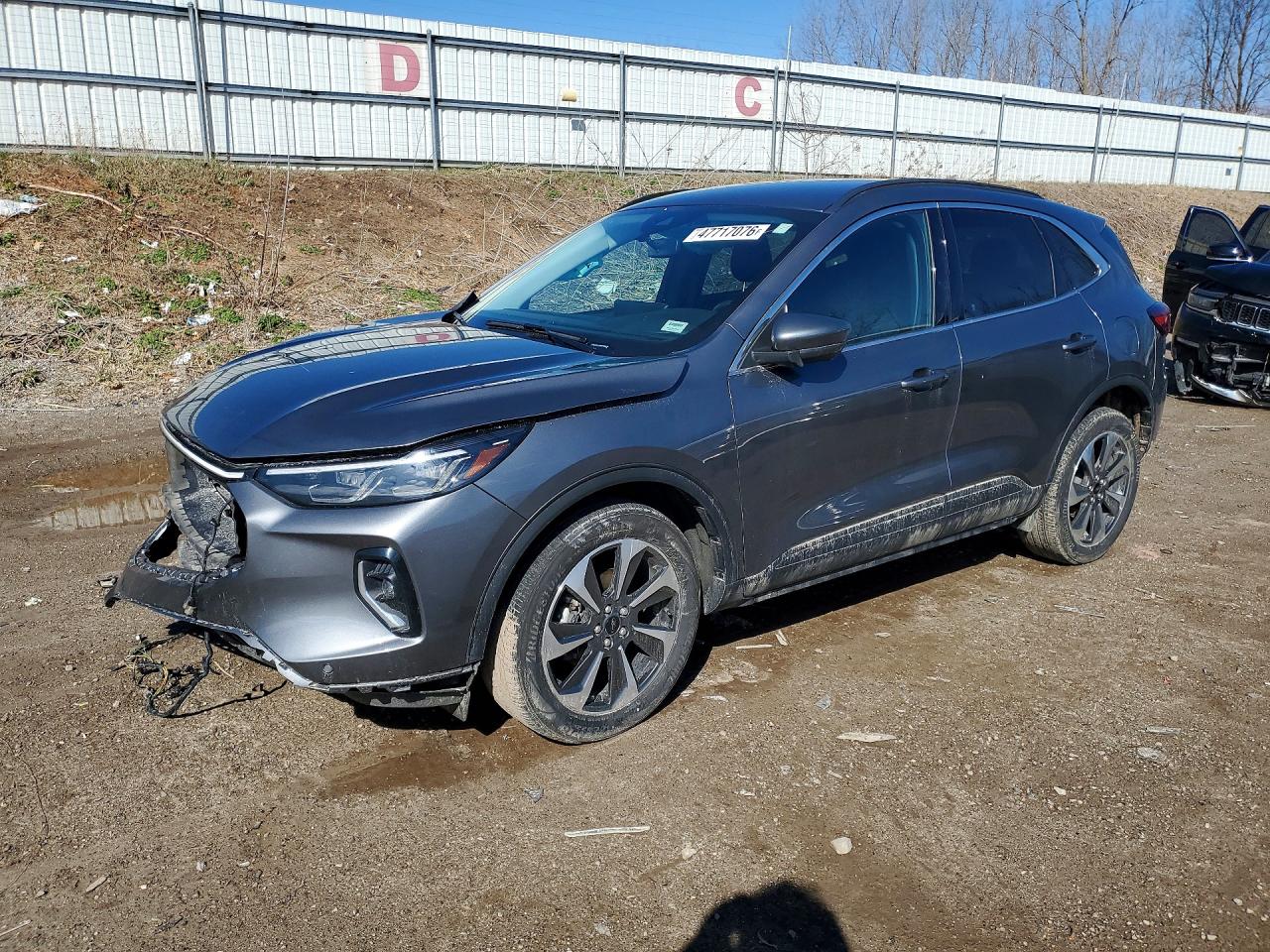 Salvage Ford Escape Image